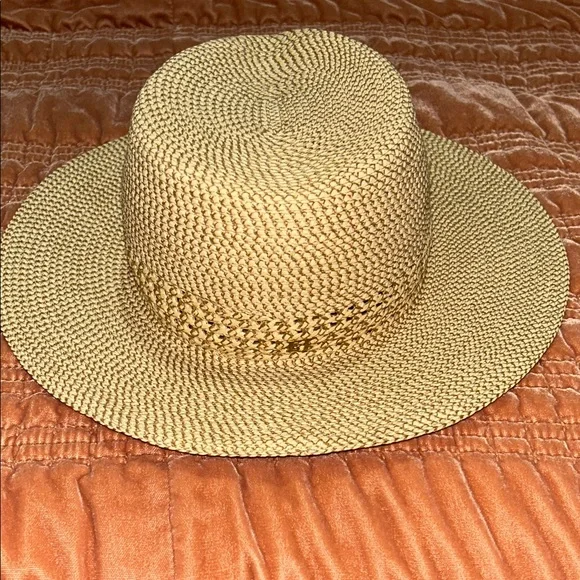 Eric Javits Squishee Bayou Fedora Woven hat in Peanut - Picture 7 of 12